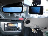 新車時オプションのデジタルインナーミラー！コムテック前後ドライブレコーダー！ＵＳＢ＆ＨＤＭＩポート！リア天井スピーカーも増設済みです！