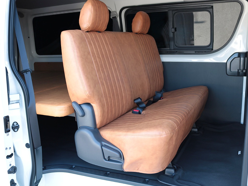 リアシートはなんとＳ－ＧＬシートに変更済み！快適なドライブが楽しめます♪