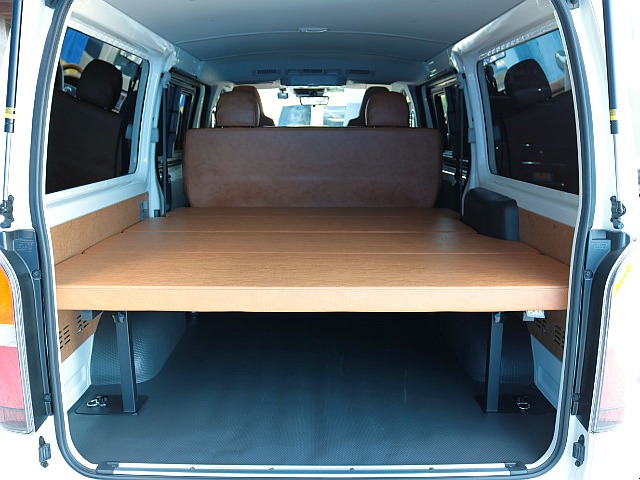 高さ調整が可能なＦＬＥＸオリジナルベッドキット付き！リアスモークも施工済みです！