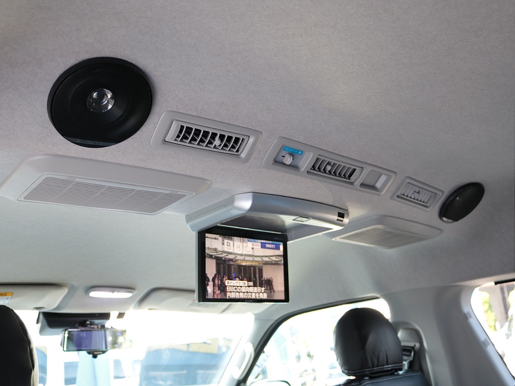 リア天井スピーカー＆フリップダウンモニター付き！！