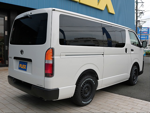 コンパクトなボディーにキャンピングカーとして必要最低限の機能を詰め込みました！