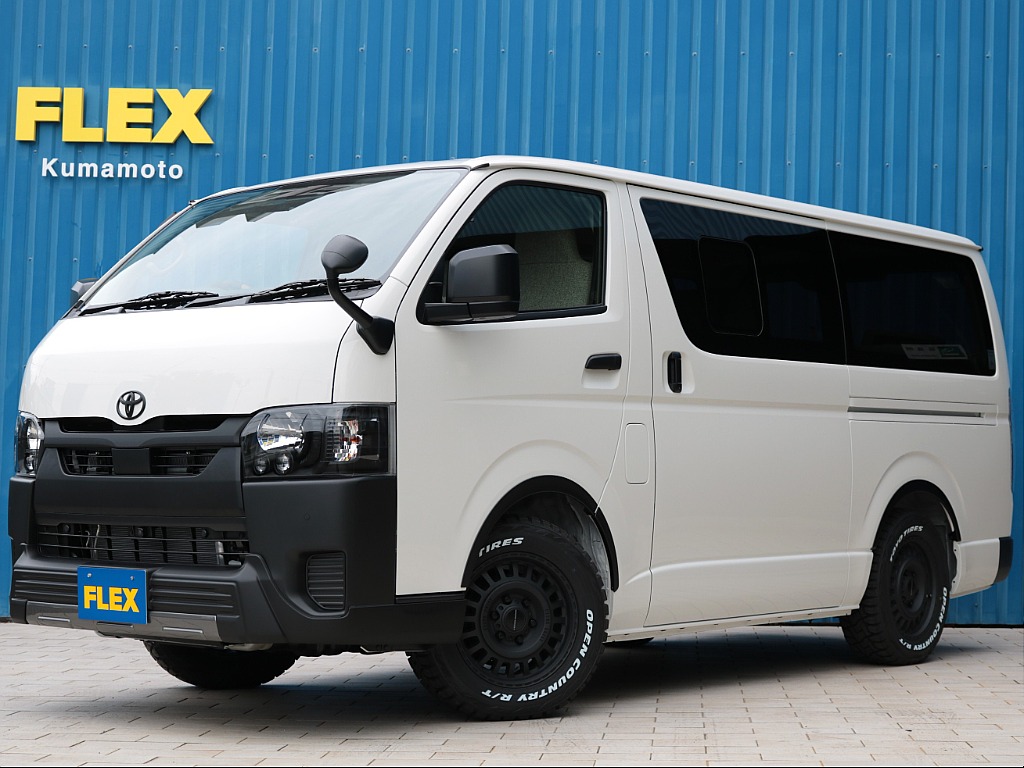 街中でもアウトドアでもあらゆるシチュエーションで活躍するコンパクトなキャンピングカー「Wood Village」ウッドヴィレッジ登場！！ハイエース標準ボディＤＸ５ドアのガソリン２ＷＤベースです！