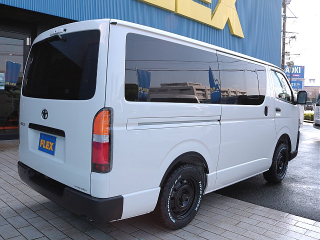 コンパクトなボディーにキャンピングカーとして必要最低限の機能を詰め込みました！