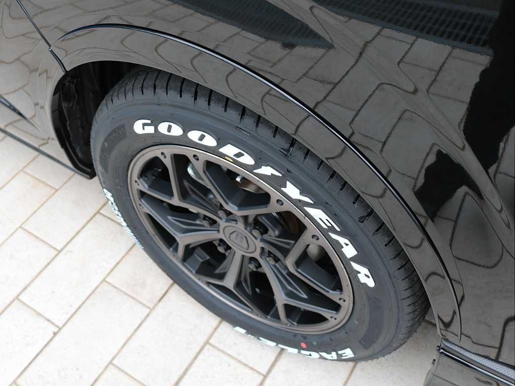 ダウンルックにも効果的な新品ＦＬＥＸオーバーフェンダーも取付けしました！