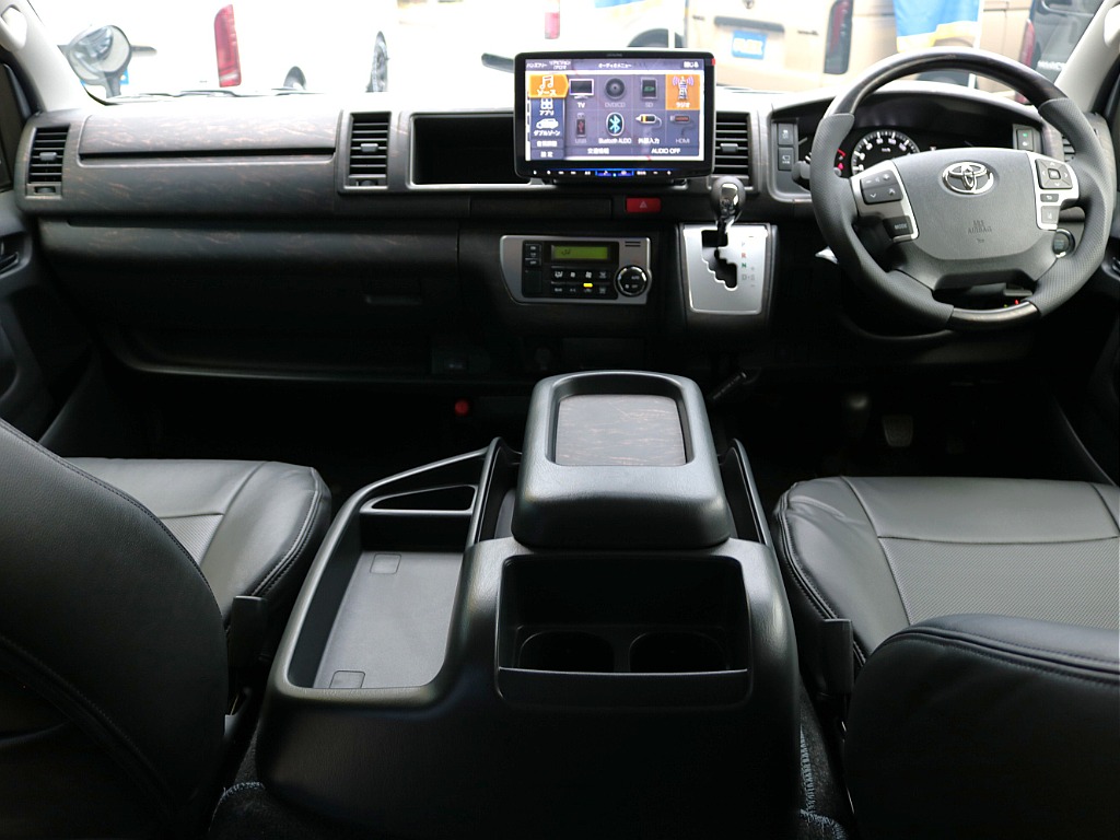 新車　ハイエースＷ　ＧＬ　１０人乗り　２７００ｃｃ　ガソリン　２ＷＤ　ＦＬＥＸブラックエディションカスタム　ゼロワゴンベッドキット装着！