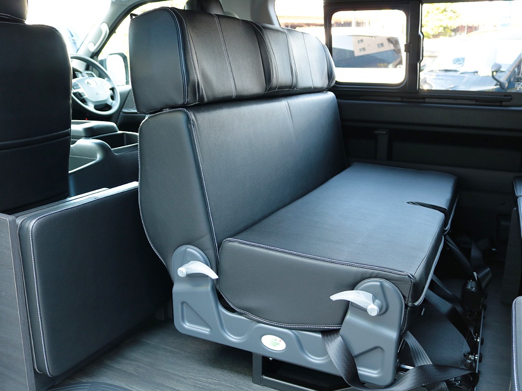 対面モード！ＦＬＥＸシートアレンジnecross(ネクロス)！様々な用途に使用可能です！