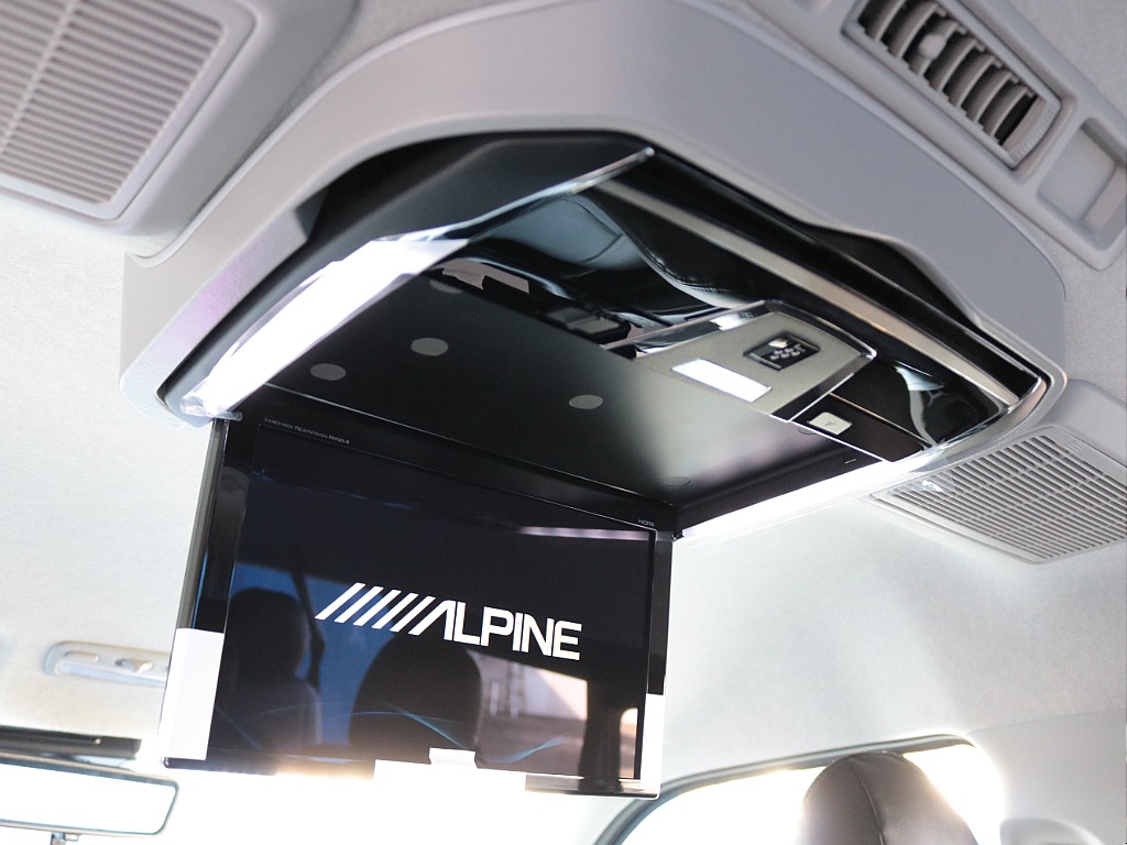 アルパイン１２．８インチフリップダウンモニター(プラズマクラスター付き)！長時間のドライブもこれで退屈しませんね♪