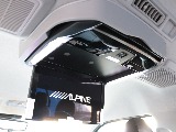 アルパイン１２．８インチフリップダウンモニター(プラズマクラスター付き)！長時間のドライブもこれで退屈しませんね♪