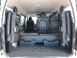 ４列目シートを跳ね上げると、広大なラゲッジスペースとしてもお使い頂けます！やっぱり通常のシートパターンも使い易いですよね♪