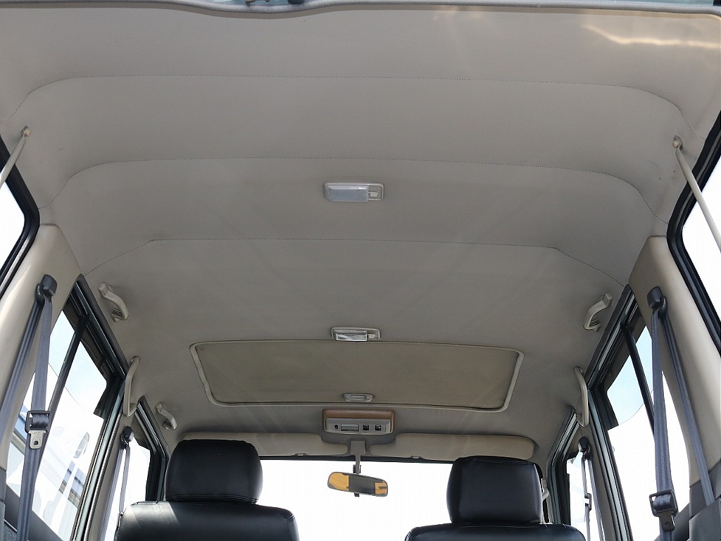 ルーフライニングの状態も良好です！