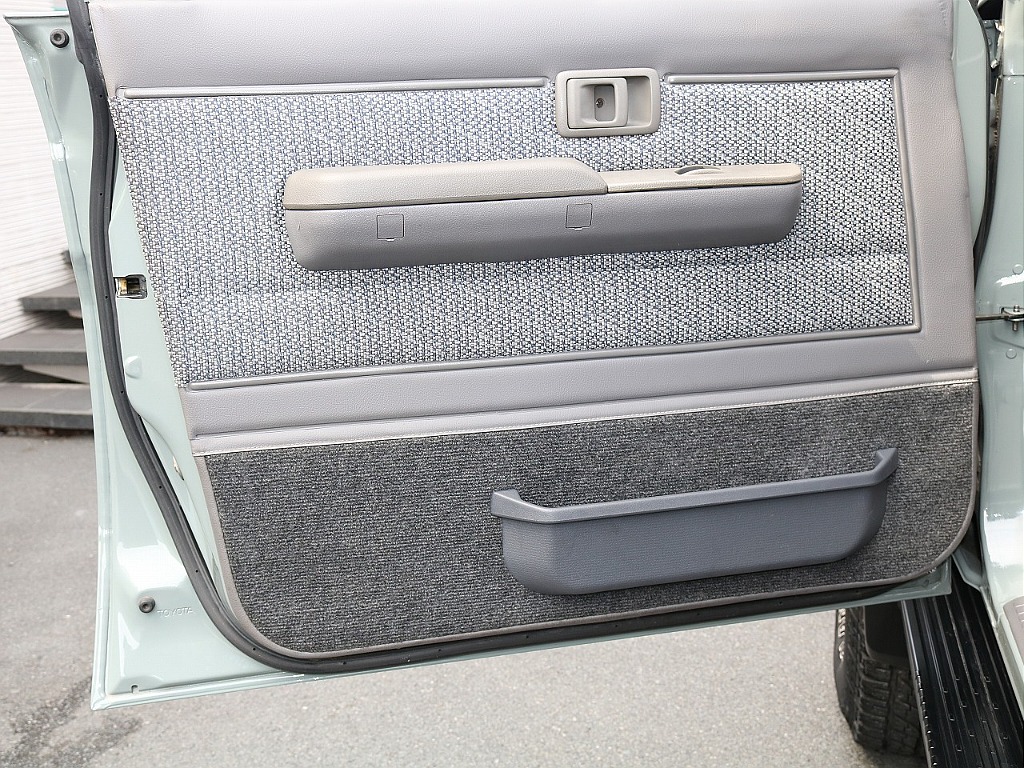 ドア内張の状態も良好です！