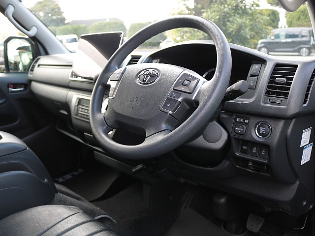 プッシュスタート＆スマートキー！両側パワースライドドア！ステアリングスイッチも等も完備！