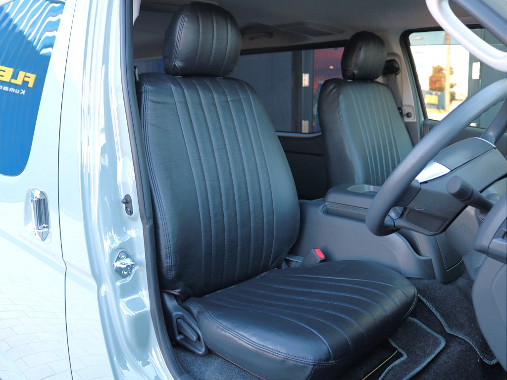 ＦＬＥＸオリジナルクラシックレザー調シートカバー(ブラック)を装着しました！！