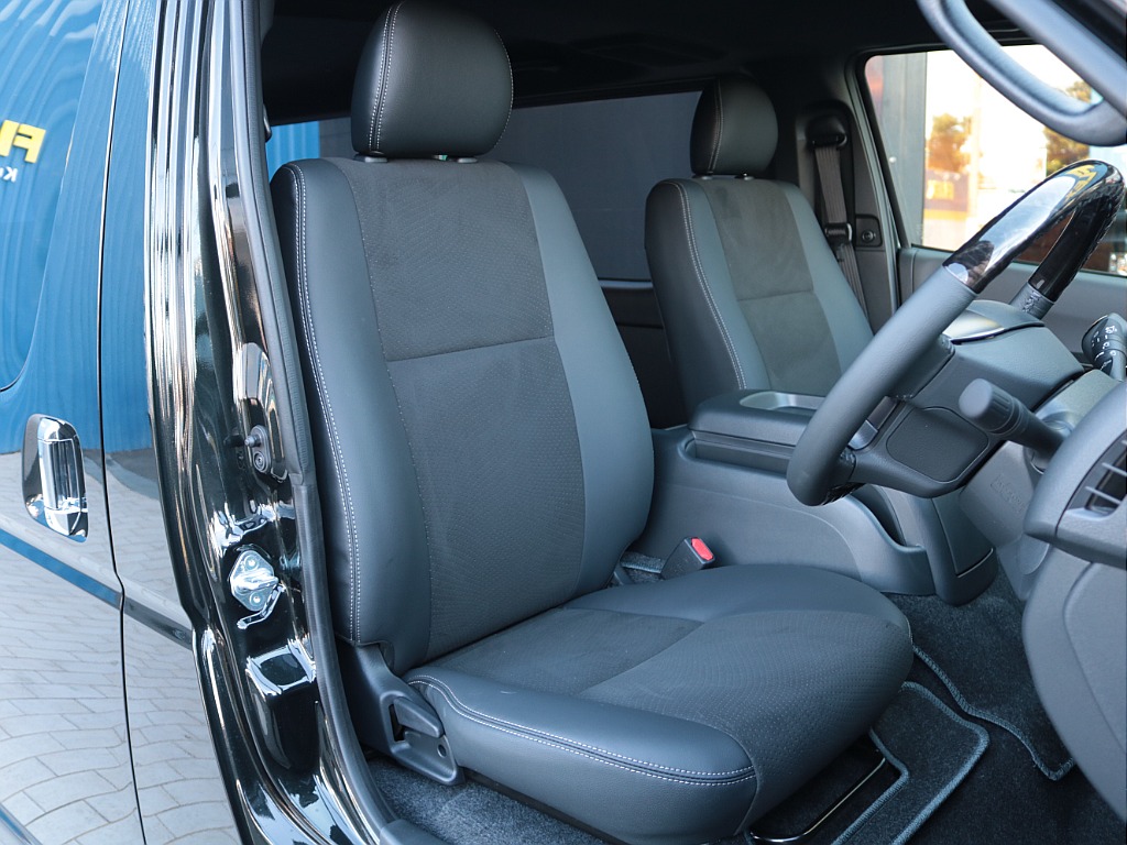 ダークプライム専用装備！シート表皮トリコット＋合成皮革＆ダブルステッチ！