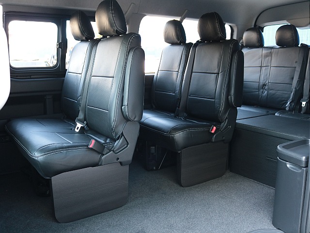 ＦＬＥＸスマートベッドキットを装着しました！２、３列目の足元にも抜かりなくフットパネルを装着！