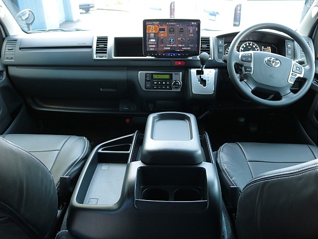 新車　ハイエース　ワゴン　ＧＬ　２７００ｃｃ　ガソリン　４ＷＤ　ＦＬＥＸブラックエディション＆スマートベッドキット＆アルパイン大画面モニターカスタムパッケージ