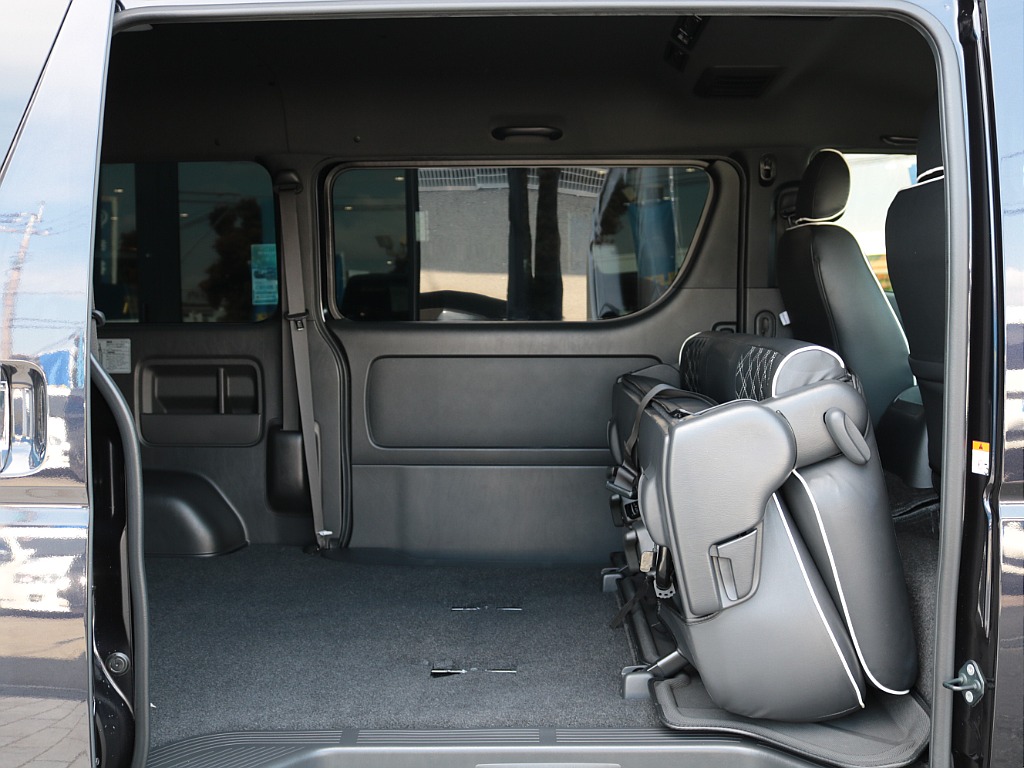 シートアレンジでセカンドシートは跳ね上げ可能です！