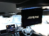 フロントはアルパイン１１インチフローティングＤＡ！リアにもアルパイン１２．８インチ大型フリップダウンモニター付き♪