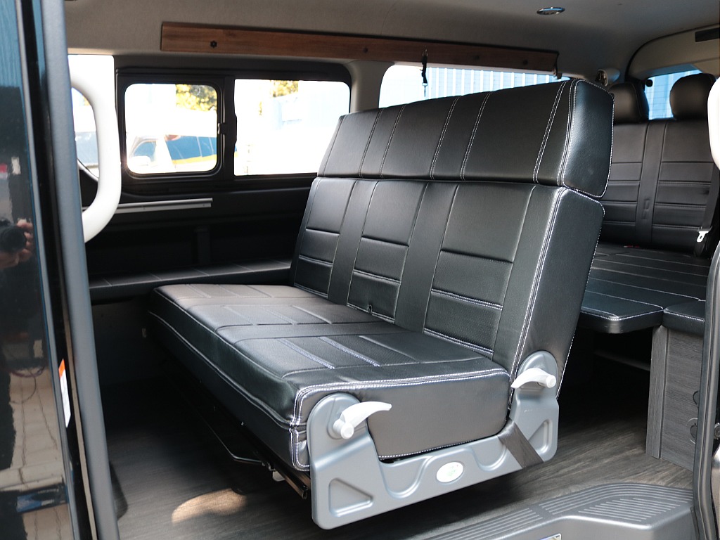 セカンドシートはFASP３人掛けシートに変更済み！！これでシートアレンジの幅が広がります！