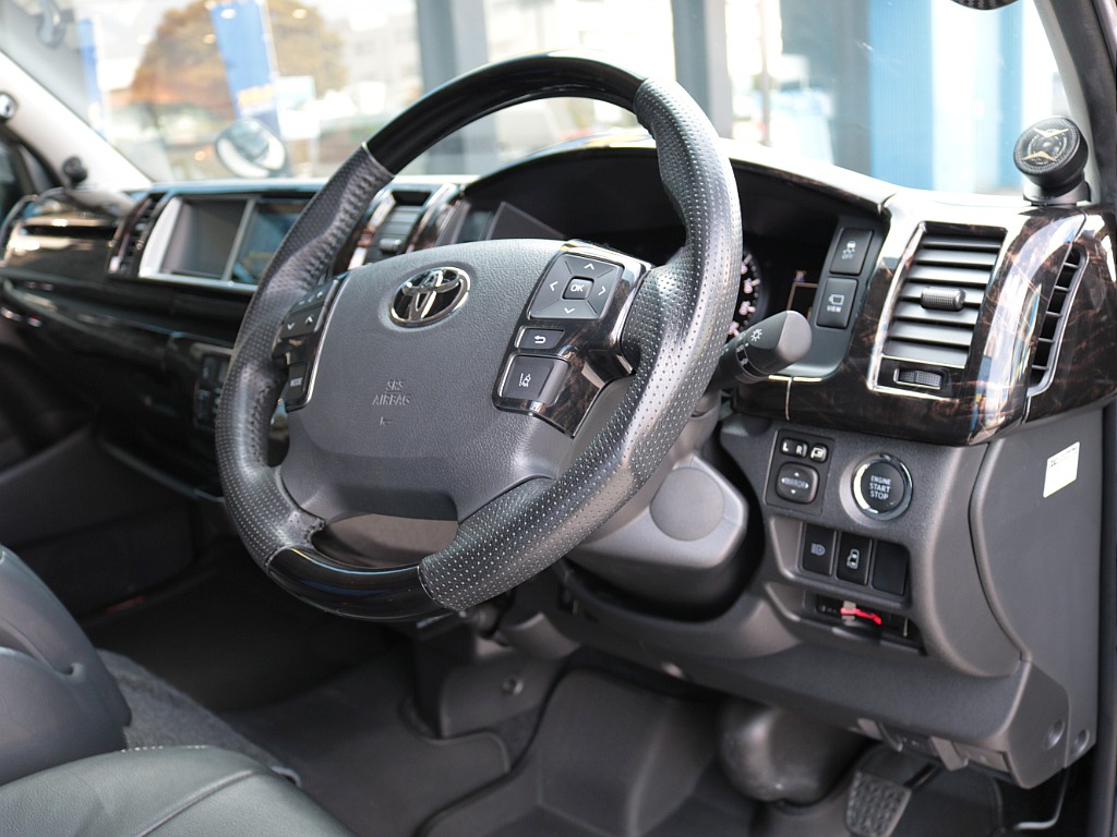 プッシュスタート＆スマートキー！パワースライドドア！ステアリングスイッチも完備！マホガニー黒木目インテリアパネルセット付き♪