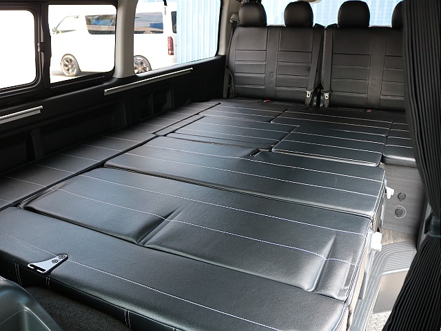 フルフラットモード！運転席、助手席の後ろから広大なベッドスペースが完成します♪