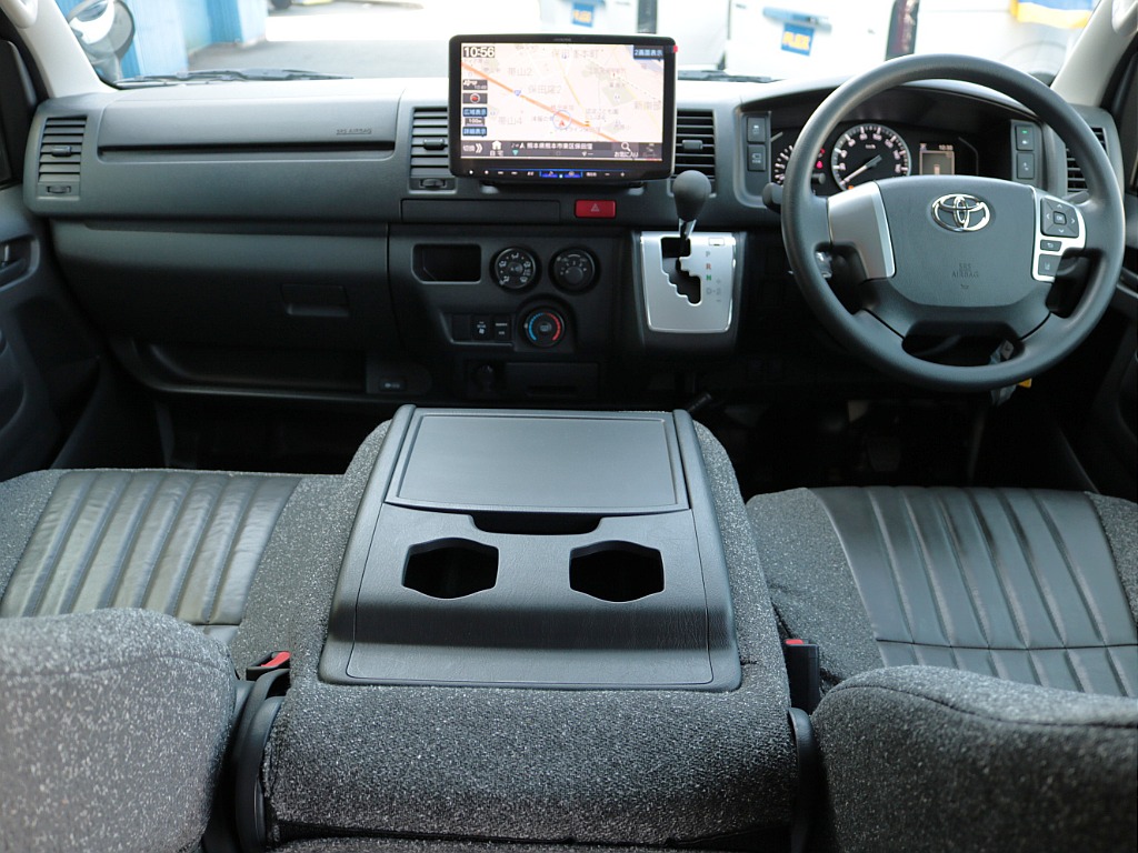 新車　ハイエースＶ　ＤＸ　２０００ｃｃ　ガソリン　２ＷＤ　シートアレンジ　ＷｏｏｄＲｉｍ(ウッドリム)