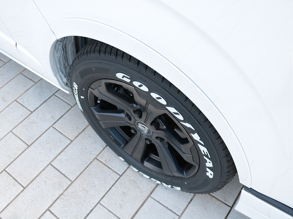 ダウンルックにも効果的なＦＬＥＸオーバーフェンダーも新品で取付けしました！