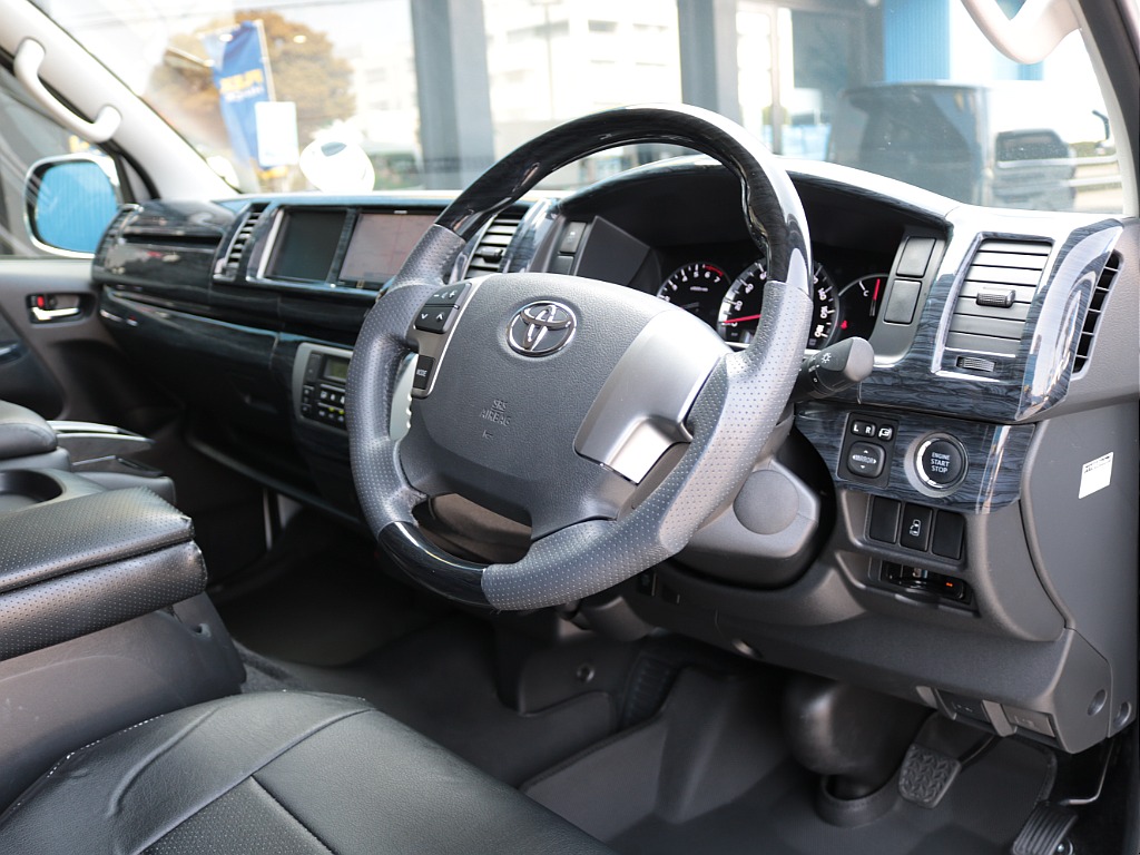 プッシュスタート＆スマートキー！パワースライドドア！ステアリングスイッチも完備！