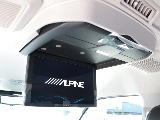 後席にも大画面アルパイン１２．８インチフリップダウンモニター付き！