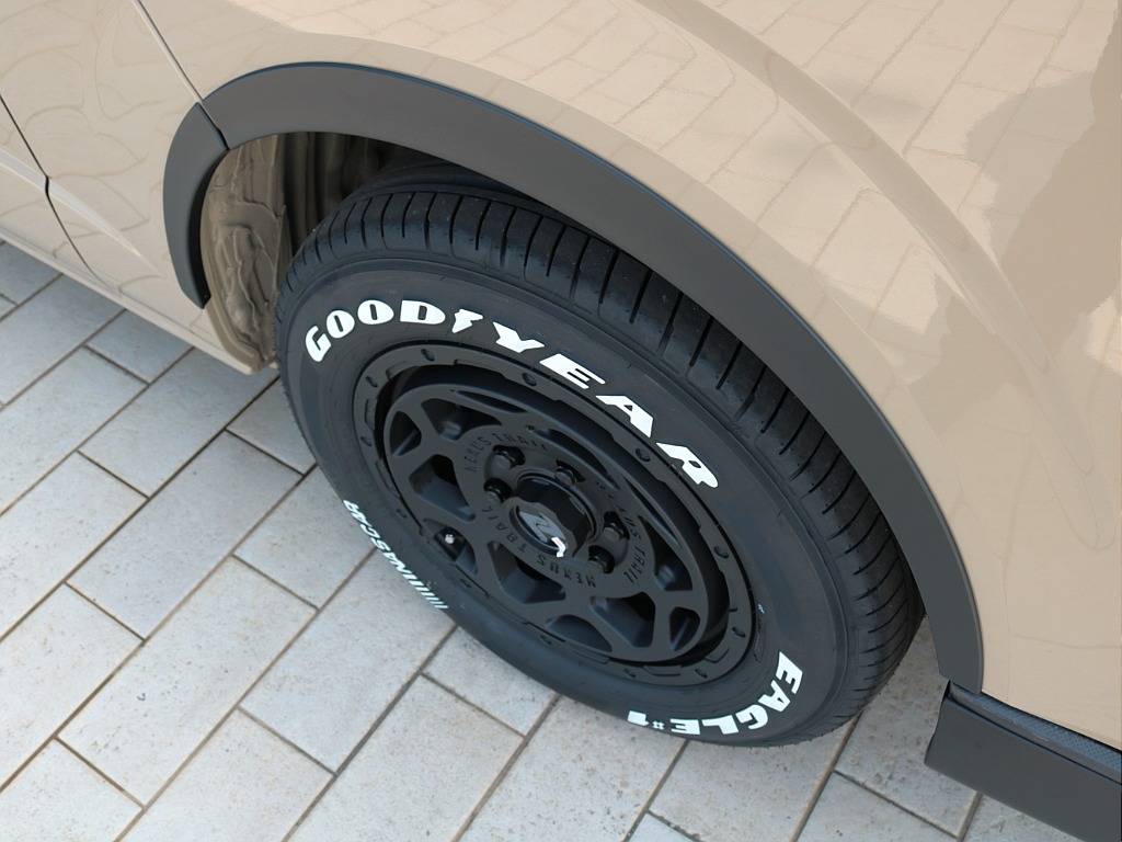 ＦＬＥＸマットブラックオーバーフェンダーも新品装着済み！足元の印象が引き締まりますね♪