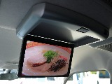 カロッツェリアフリップダウンモニター付き♪後席でも映像が楽しめます♪長時間のドライブもこれで退屈しませんね♪