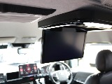 フリップダウンモニター付き♪後席でも映像が楽しめます♪長時間のドライブもこれで退屈しませんね♪