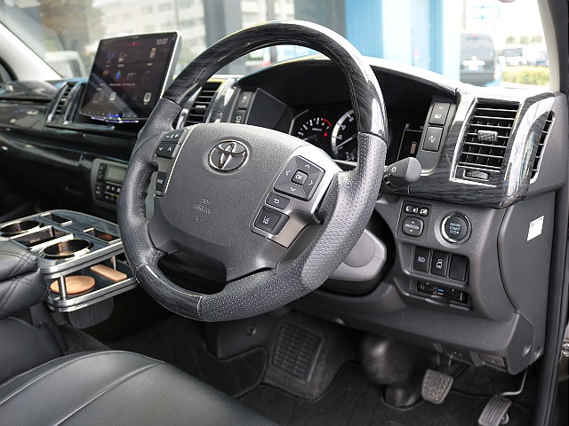 プッシュスタート＆スマートキー！パワースライドドア！ステアリングスイッチも完備！黒木目インテリアパネルセットで室内の高級感が違います♪