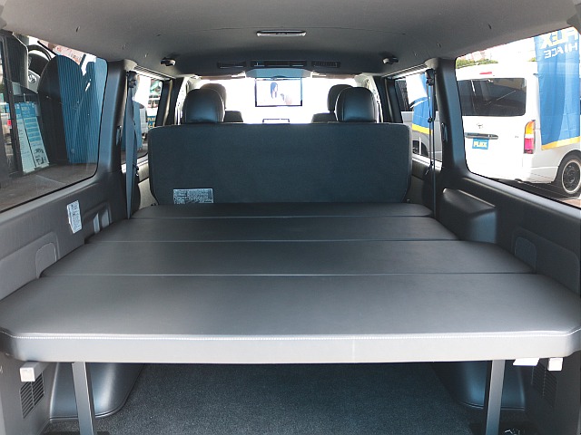 新品ＦＬＥＸベッドキット付き！大人でも楽に横になれます！車中泊もできちゃいますね♪使い方が広がる人気のカスタムです！