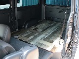 ２列目を跳ね上げてさらに広々空間！