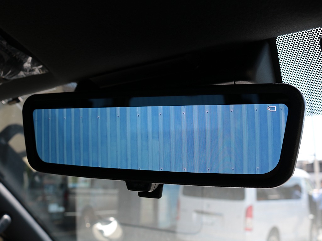 新車時オプションのデジタルインナーミラーも完備しております♪