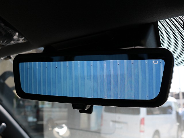 新車時オプションのデジタルインナーミラーも完備しております♪