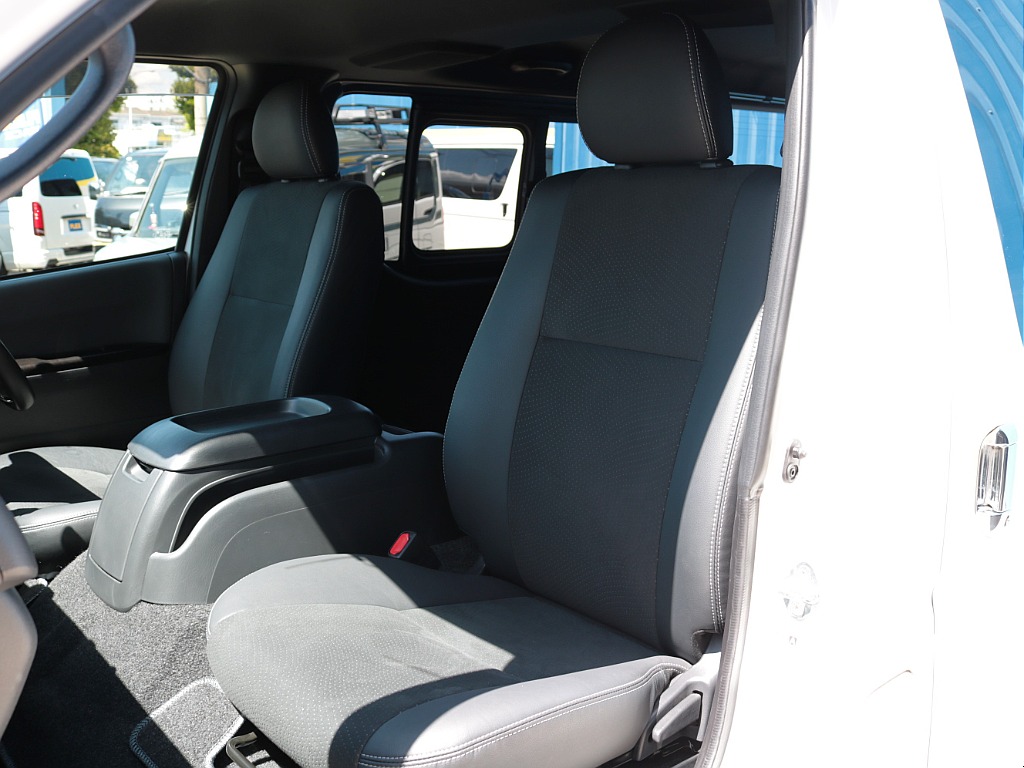 内外装程度良好なカスタム済みの１台です！