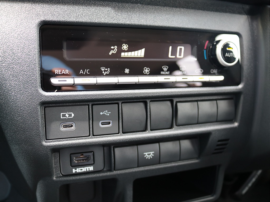 新車！９型ハイエースワゴン２ＷＤ！シートアレンジヴァリアス！お問い合わせは熊本店まで！→LINE ID:@911rzfld　TEL:096-386-6039　mail:kumamoto@flex.jp