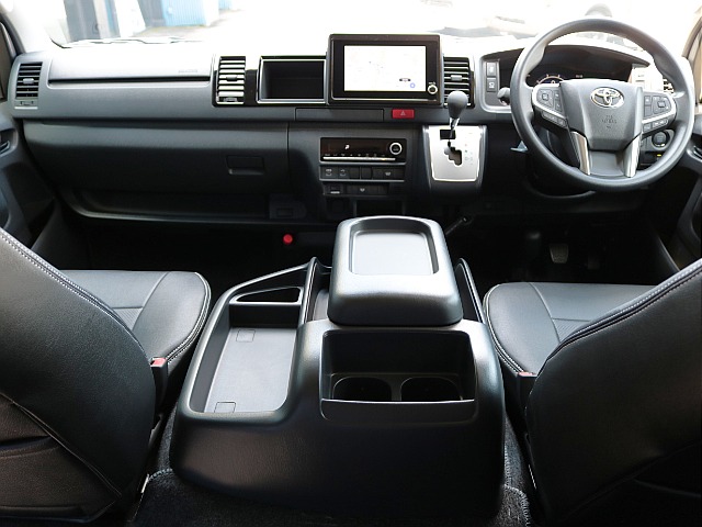 新車　9型　ハイエース　ワゴン　ＧＬ　２７００ｃｃ　ガソリン　４ＷＤ　ＦＬＥＸスマートベッドキット＆カスタムパッケージ　純正１２.１インチフリップダウンモニター付き