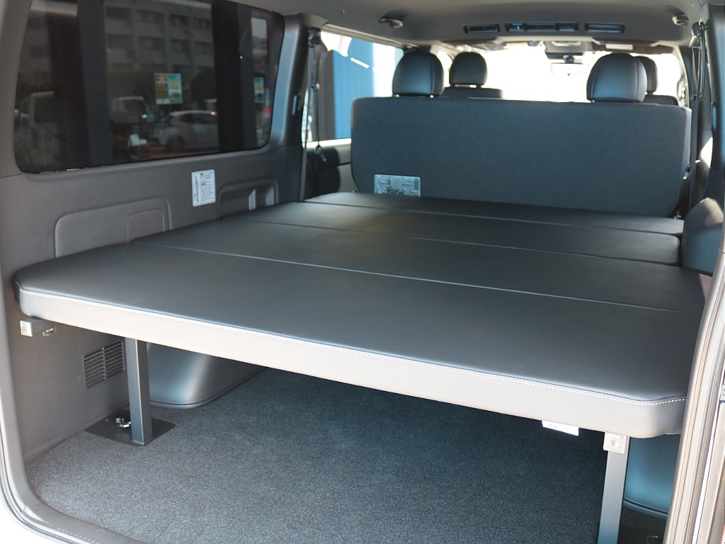 新品ＦＬＥＸベッドキット付き！大人でも楽に横になれます！車中泊もできちゃいますね♪使い方が広がる人気のカスタムです！