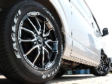 足元には新品のＦＬＥＸデルフ０６１７インチアルミホイール＆グッドイヤーナスカータイヤを装着しました！！