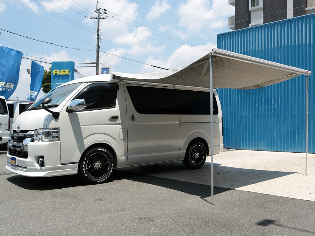 専用のロッドを回すだけで日よけ・雨除けスペースが完成(^^♪