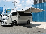 専用のロッドを回すだけで日よけ・雨除けスペースが完成(^^♪