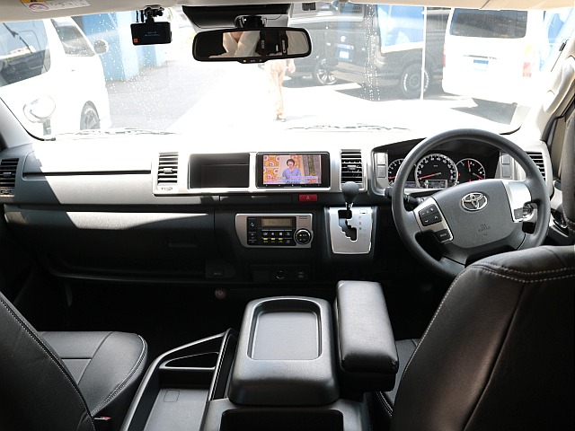 令和2年式　TRH214W　ワゴンGL　2700G　2WD　ＦＬＥＸシートアレンジＲ１　車検残令和9年5月まで　走行48,870ｋｍ