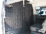 センター間仕切りカーテンで大きな車内空間をより使いやすく?