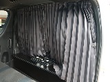 センター間仕切りカーテンで大きな車内空間をより使いやすく?
