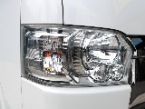 LED ヘッドライトは夜間走行時の視認性が劇的に向上します！