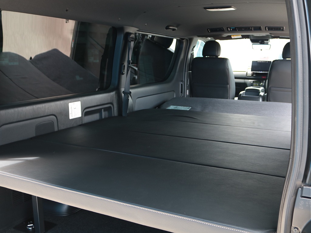 新品ＦＬＥＸベッドキットで車内を多目的に利用可能に！