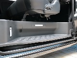 登録済み未使用車なのでステップもキレイですね♪